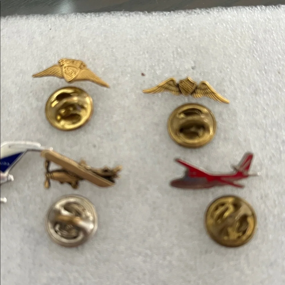Lot of 7  Vintage airline pins Delta AOPA tie tacks
